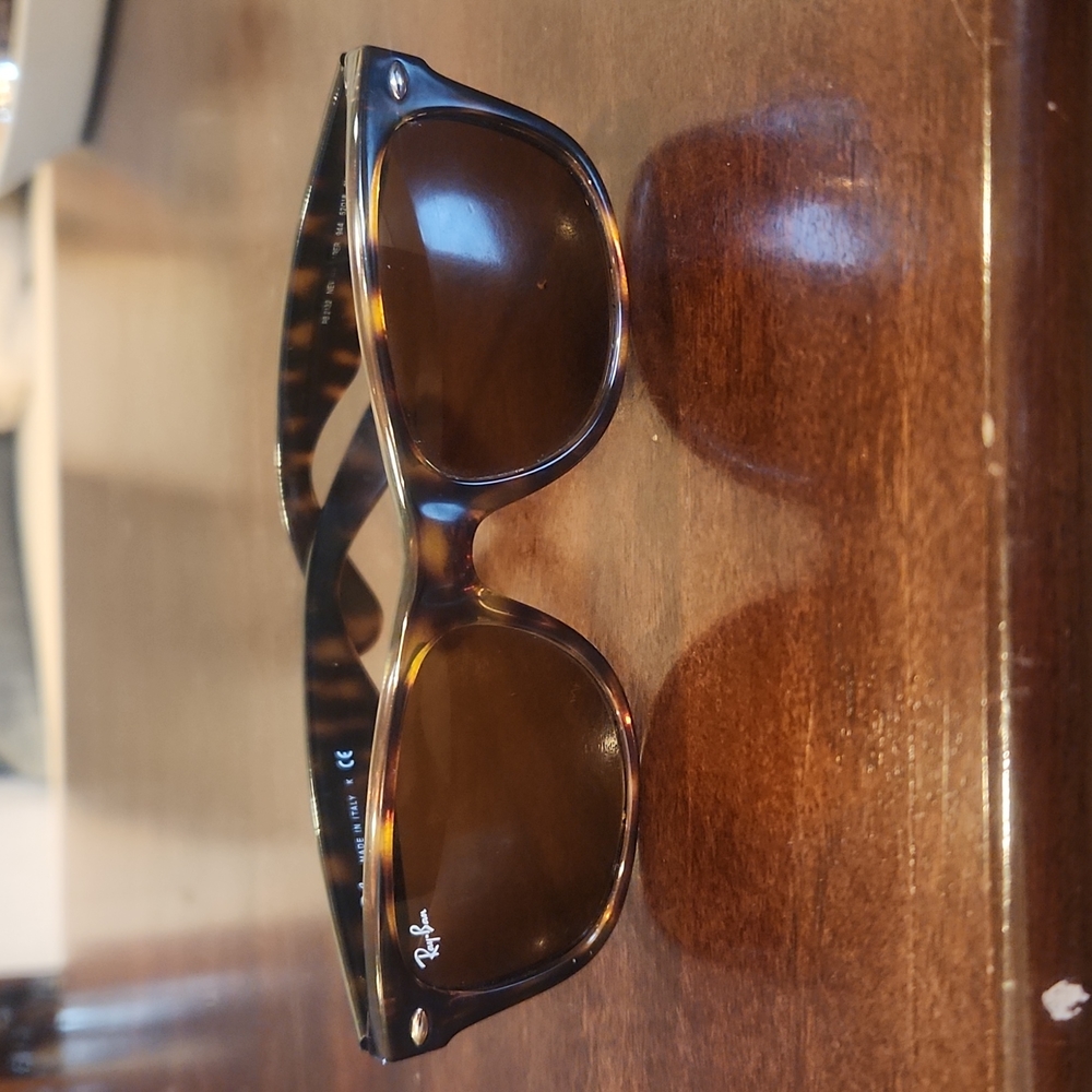Polished Tortoise Rayban New Wayfarer